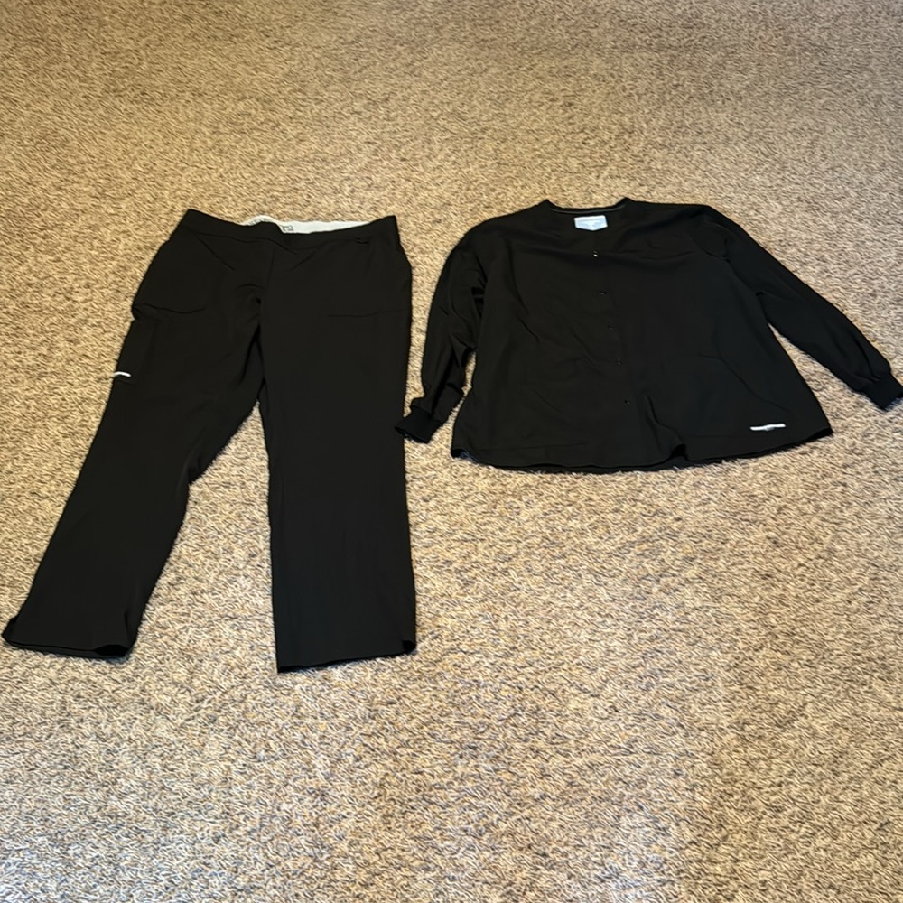 Sketchers scrubs jacket and pants
